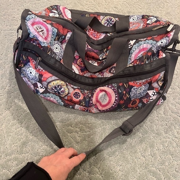 LESPORTSAC weekender carryon travel large duffle multi print - Picture 8 of 13